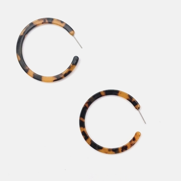 machete inspired acetate tortoiseshell classic hoop earrings - Picture 7 of 8